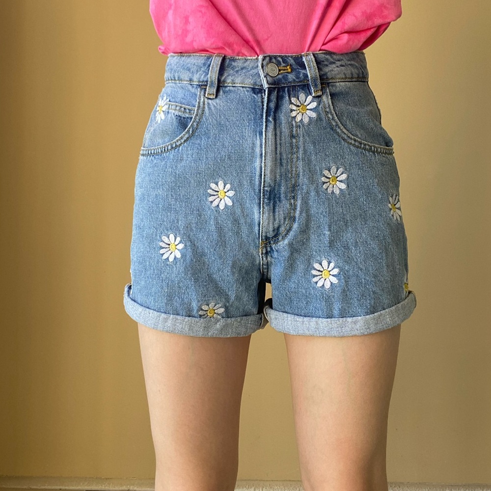 ZARA High Waist Flower Mom Shorts